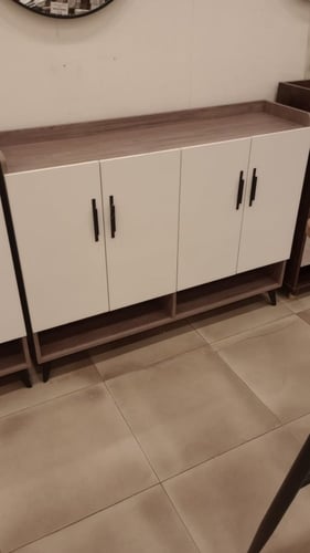 دولاب أربعة أبواب خشبي وأبيض