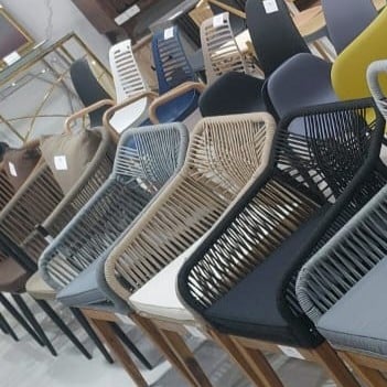 طقم 2 كراسي خشب عدة ألوان