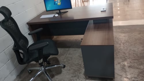 طقم مكتب مع أدراج خشبي غامق مقاس 160 سم