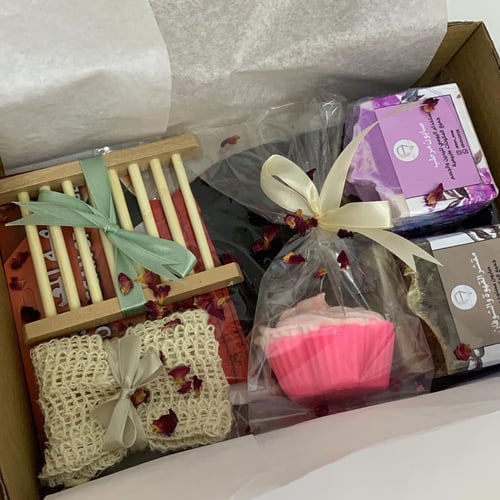 هدايا من ( أختياركم ) تتوفر عند الطلب