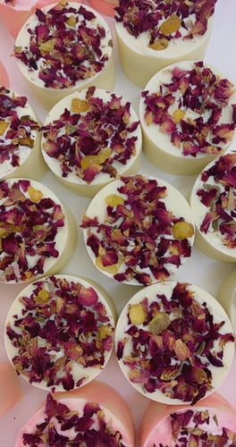 توزيعات حجم صغير متنوع .