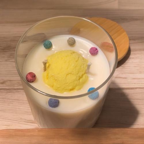 القمر الأصفر