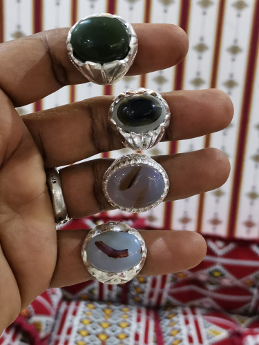 خاتم خواتم الفضة باحجار متعددة بصياغات مشكلة