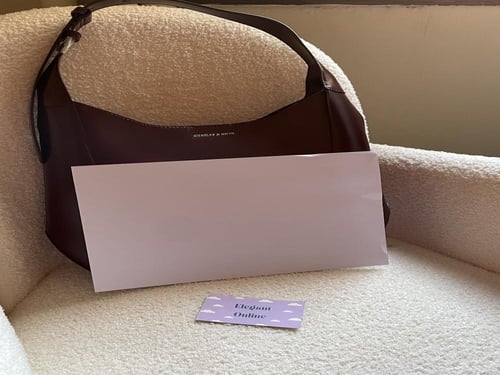 توت باق تشارلز اند كيث - Sigrid