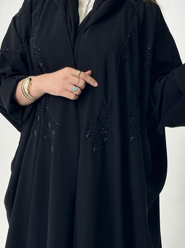 بشت بكريستال أسود