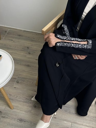 عباية الكريستال والؤلؤ