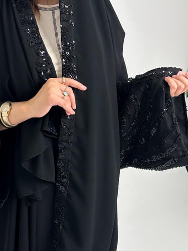 عباية باكمام كريستال أسود