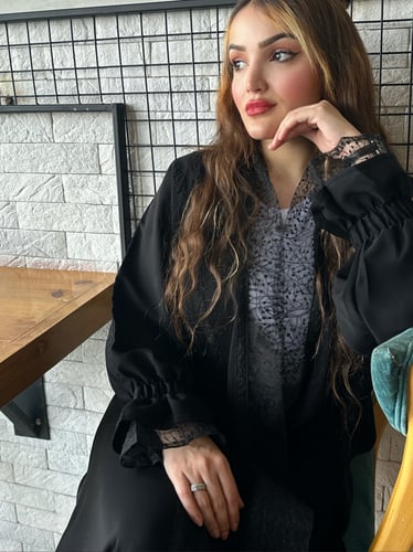 عباية مفتوحه بقصة اكمام مختلفه