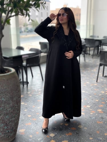 عباية رسميه تطريز