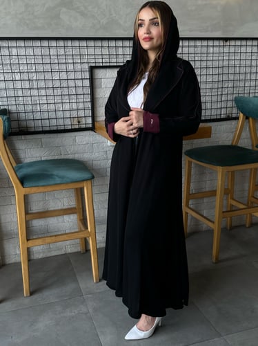 عبايه رسميه بتحديد عنابي