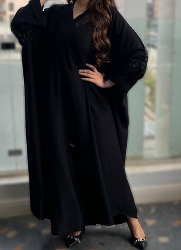 بشت لف مع كريستال أسود