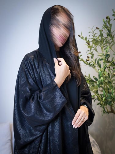 عبايه زاهيه