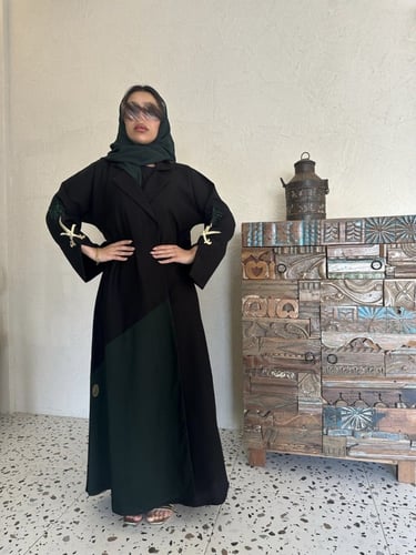 عبايه ( انا سعودي )