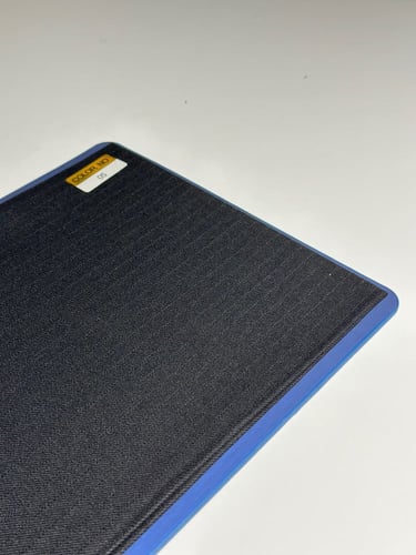 أجود أقمشة الشتاء من Ay ( أسود ملكي مقلم )