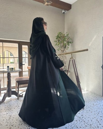 عبايه ( انا سعودي )