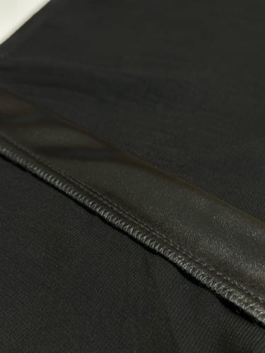 طرحة فاخرة مطرزة بالجلد