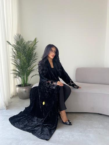 عبايه المخمليه