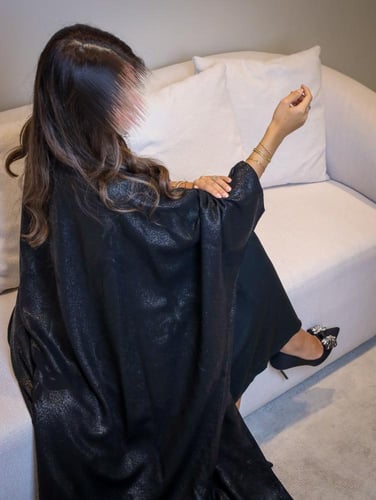 عبايه زاهيه