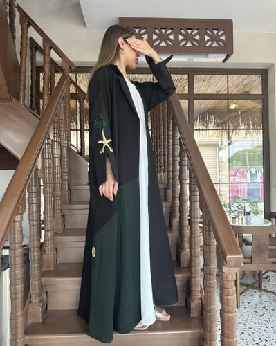 عبايه ( انا سعودي )