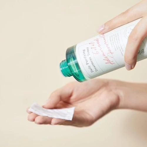 اكسس واي تونر يومي معالج لتنقية البشرة باحماض الفو...