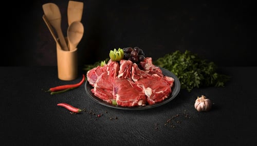 ريش عجل بتلو بالعظم