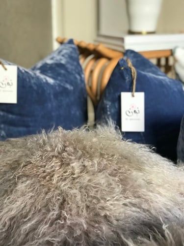 غطاء وسادة مخمل أزرق جري