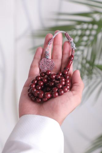 سبحة من البكلايت مشغولة يدوياً