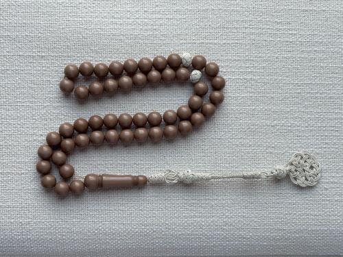 سبحة من البكلايت مشغولة يدوياً