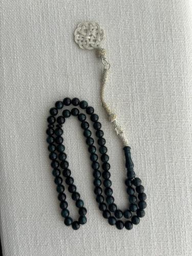 سبحة من البكلايت مشغولة يدوياً