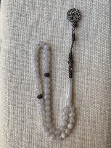 سبحة من البكلايت مشغولة يدوياً