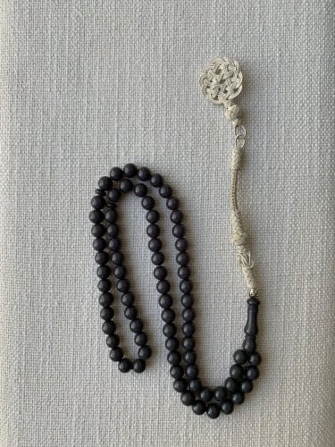 سبحة من البكلايت مشغولة يدوياً