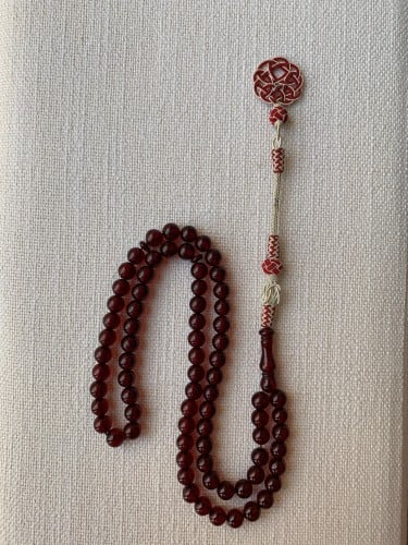 سبحة من البكلايت مشغولة يدوياً