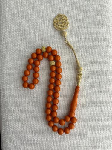 سبحة من البكلايت مشغولة يدوياً