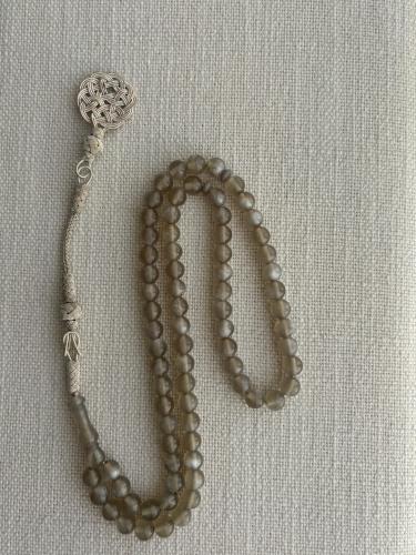 سبحة من البكلايت مشغولة يدوياً