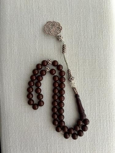 سبحة من البكلايت مشغولة يدوياً