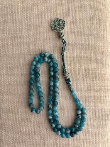 سبحة تراب كهرمان مشغولة يدوياً