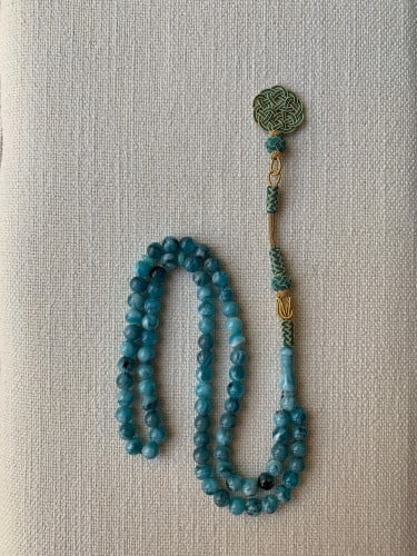 سبحة من البكلايت مشغولة يدوياً