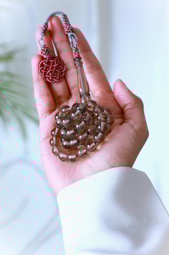 سبحة من البكلايت مشغولة يدوياً