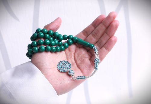 سبحة من البكلايت مشغولة يدوياً