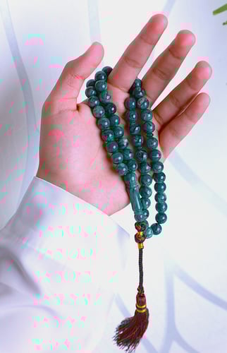 سبحة من البكلايت مشغولة يدوياً