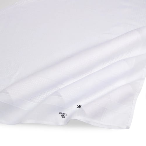 شماغ قوتشي ابيض انجليزي