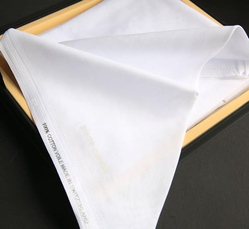 غترة بيير كاردان السويسرية