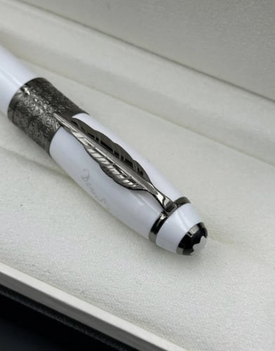 قلم مونت بلانك أبيض