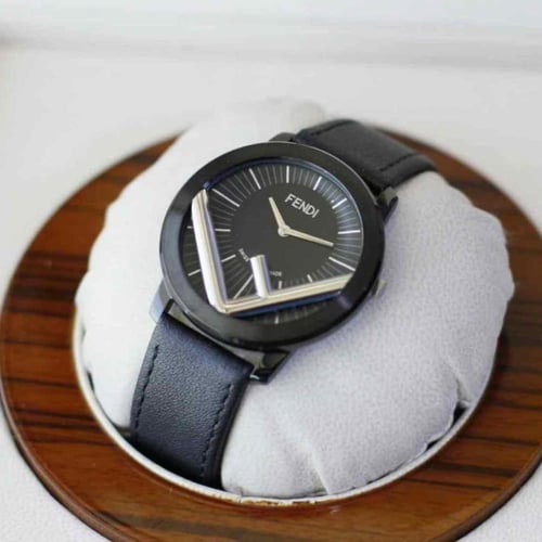 ساعة فندي جلد