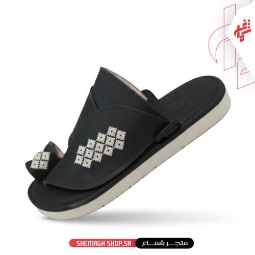 حذاء اسود