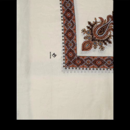 شال كشميري ابيض تطريز عودي وبني فاتح ماركة دافنشي