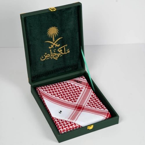 عرض 3 شماغ ملكي خاص بسعر اثنين