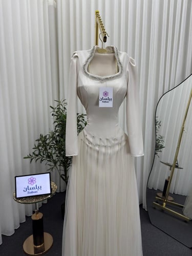 فستان طويل تفته باربي