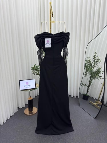 فستان طويل كريب مع دانتيل