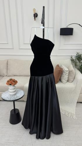 فستان طويل مخمل مع تفته اسود